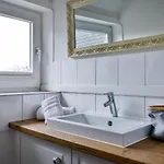 Plyck Hues بيت للعطل