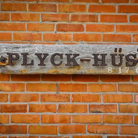 بيت للعطل Plyck Hues *